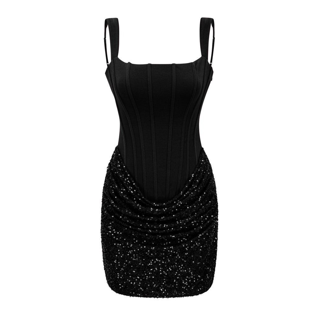 Vestido mini ajustado negro con adornos y fruncido de la marca Bridal, con detalles elegantes y estilo sofisticado.
