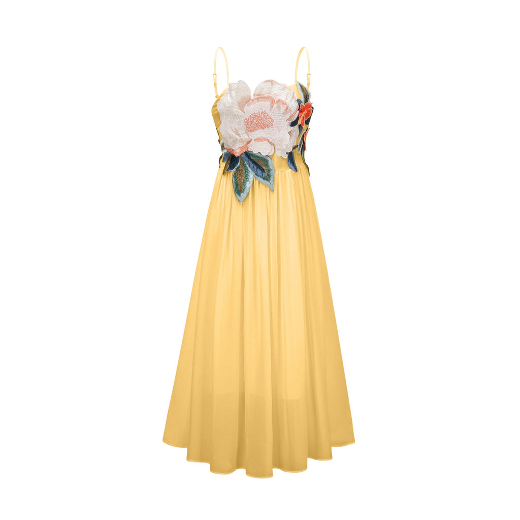Vestido largo floral con bordado y fruncido de la marca Final Sale en color amarillo, con detalles de diseño en la imagen.