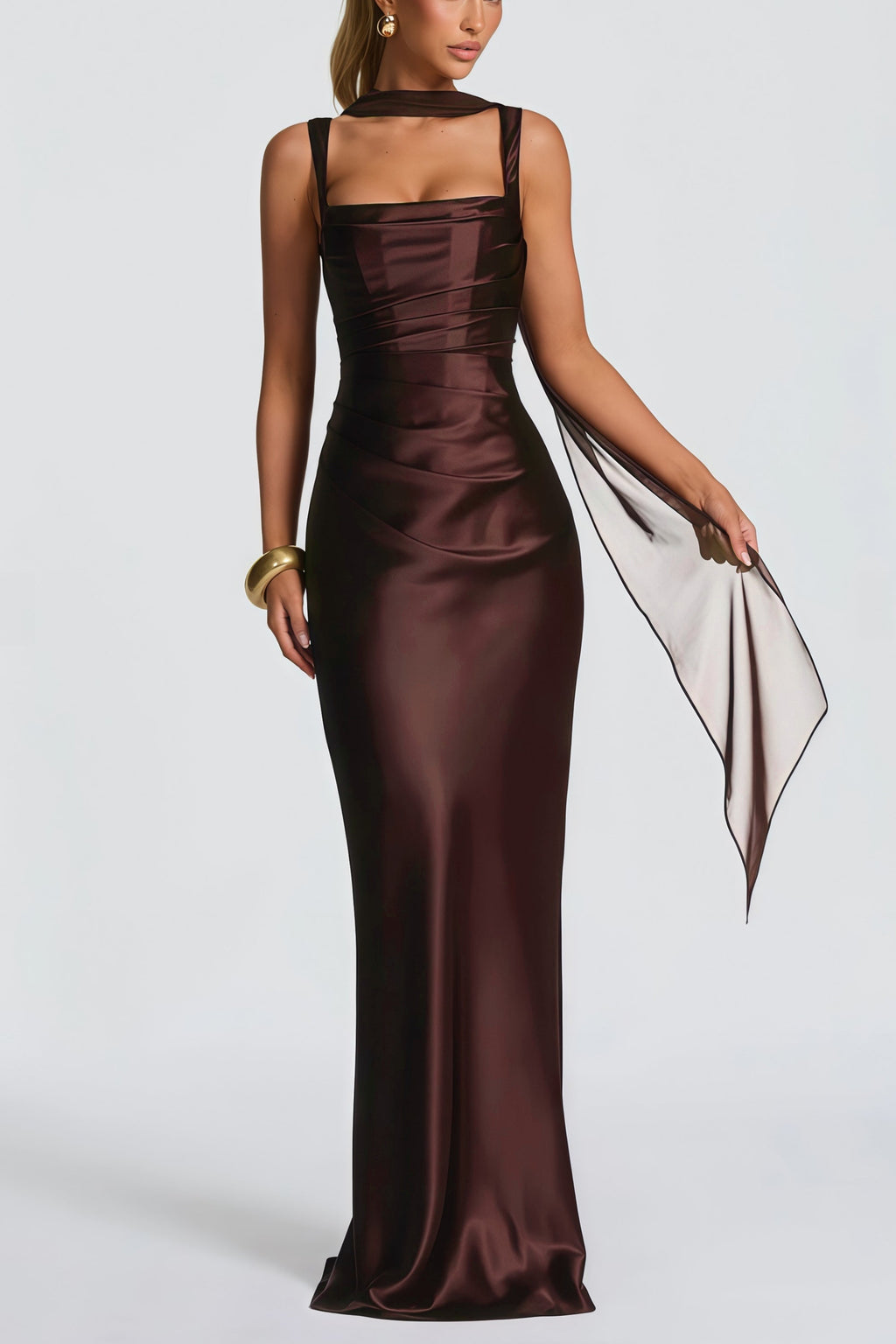 Vestido largo de satén marrón con fruncido en la cintura, estilo maxi de la marca Final Sale, para ocasiones elegantes.