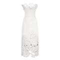 Vestido largo de novia blanco strapless con bordados florales y diseño sin tirantes, estilo maxi y elegante para bodas.