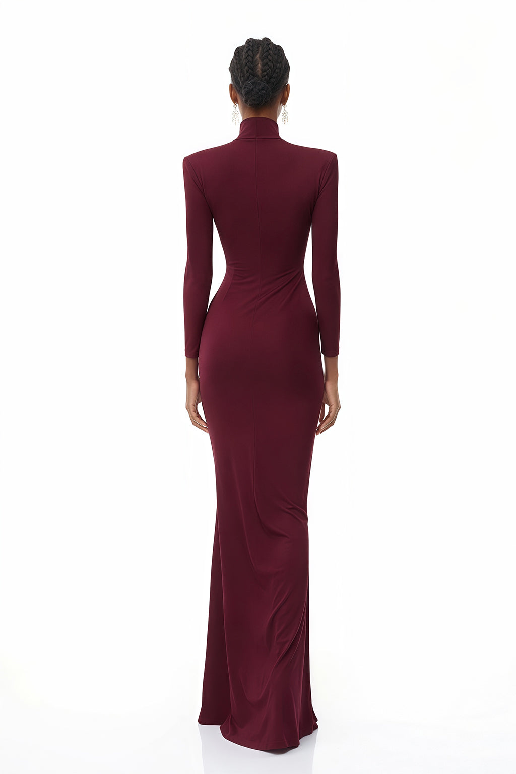 Vestido largo maxi rojo de cuello alto con nudo twisted, de la marca Bridal, con diseño elegante y ajustado en la parte superior.