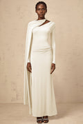Vestido largo ajustado Josette White con chal diagonal, estilo maxi, de la marca Final Sale, mostrando su diseño elegante y cómodo.