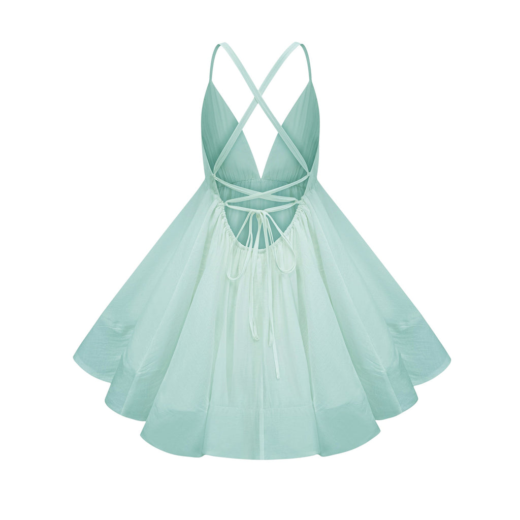 Vestido mini de tirantes verdes con frunces y volantes, estilo Quincie de Final Sale, ideal para verano y ocasiones elegantes.