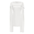 Vestido mini sin mangas de novia Piroska blanco con ribete de perlas, diseño elegante y ajustado para ocasiones especiales.