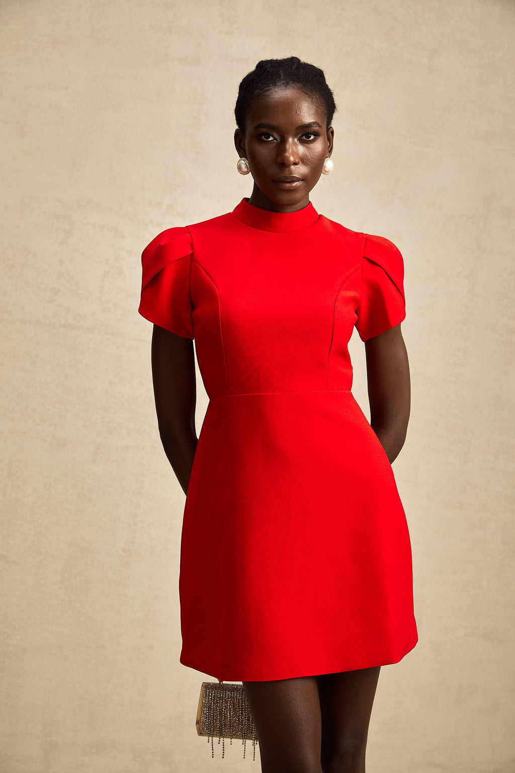 Vestido mini rojo con mangas de pétalos, corte con lazo y escote en cut-out, de la marca Final Sale para mujer.