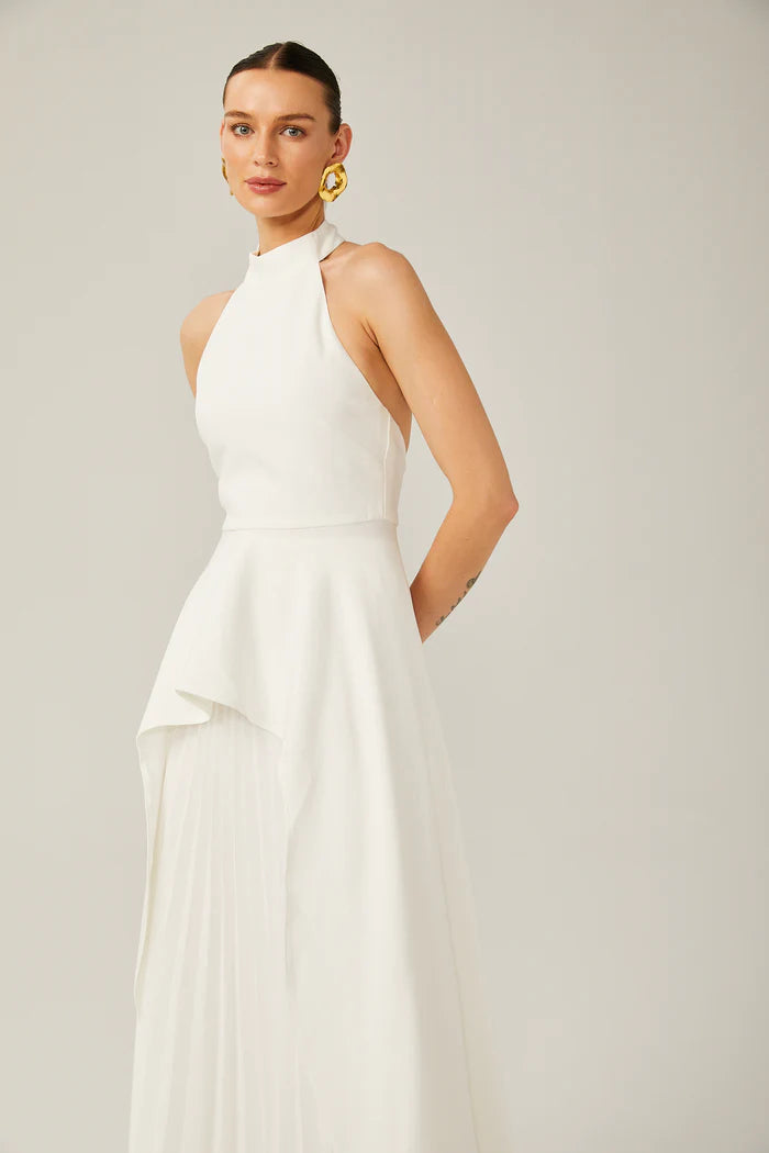 Inés Vestido largo con cuello halter y capas