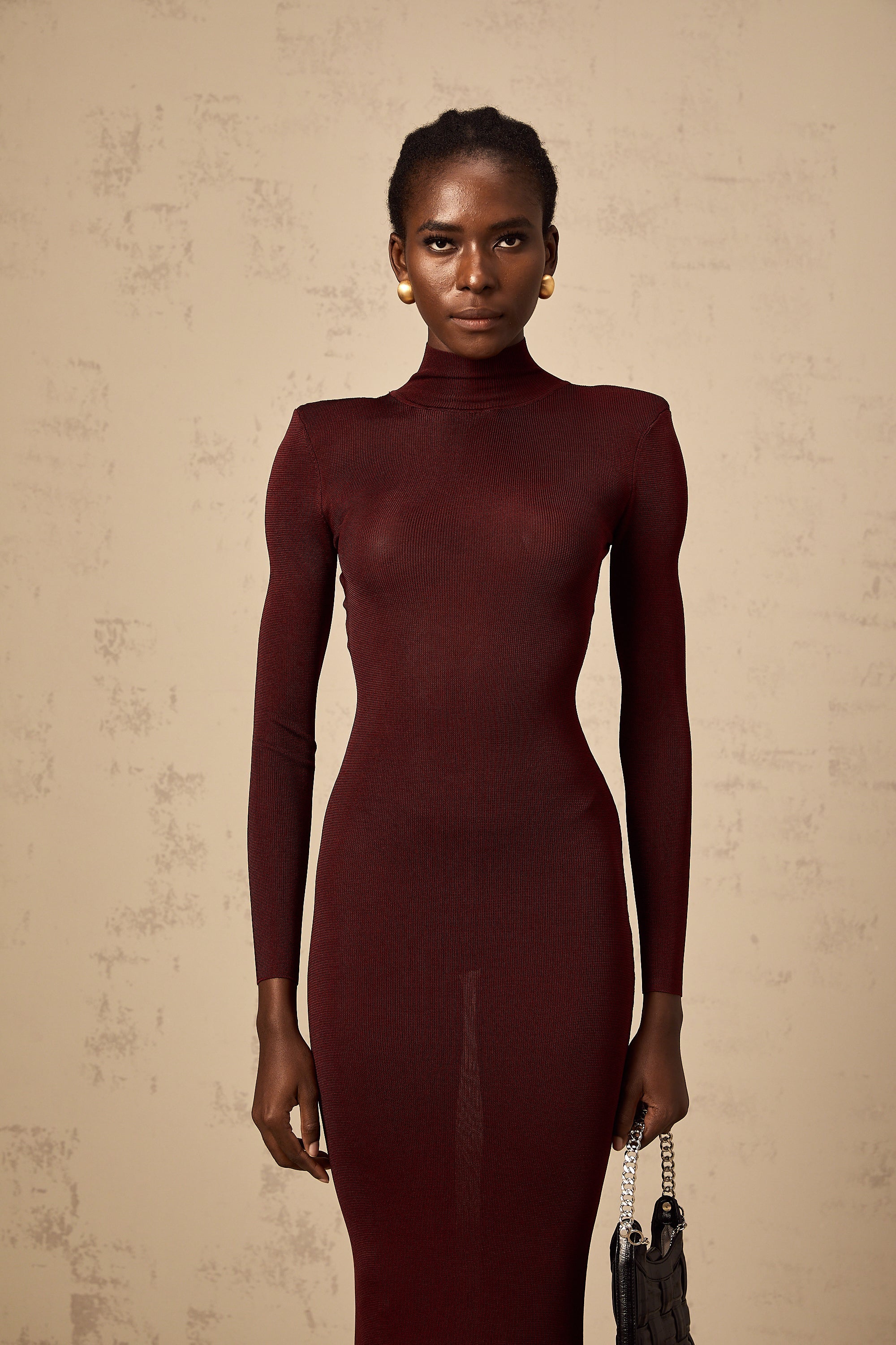 Vestido midi rojo de punto semi transparente Eléa, diseño ajustado y elegante para ocasiones especiales.