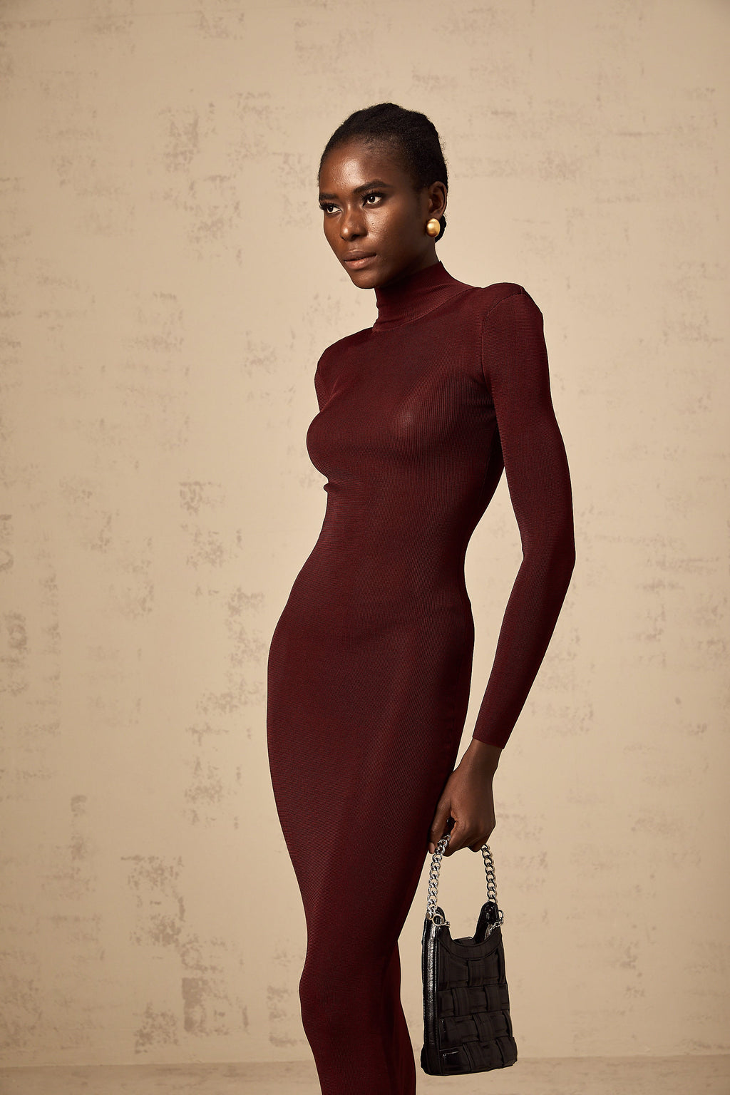 Vestido midi rojo semi-transparente de punto de Eléa, vestido de punto ajustado con manga larga y escote redondo.