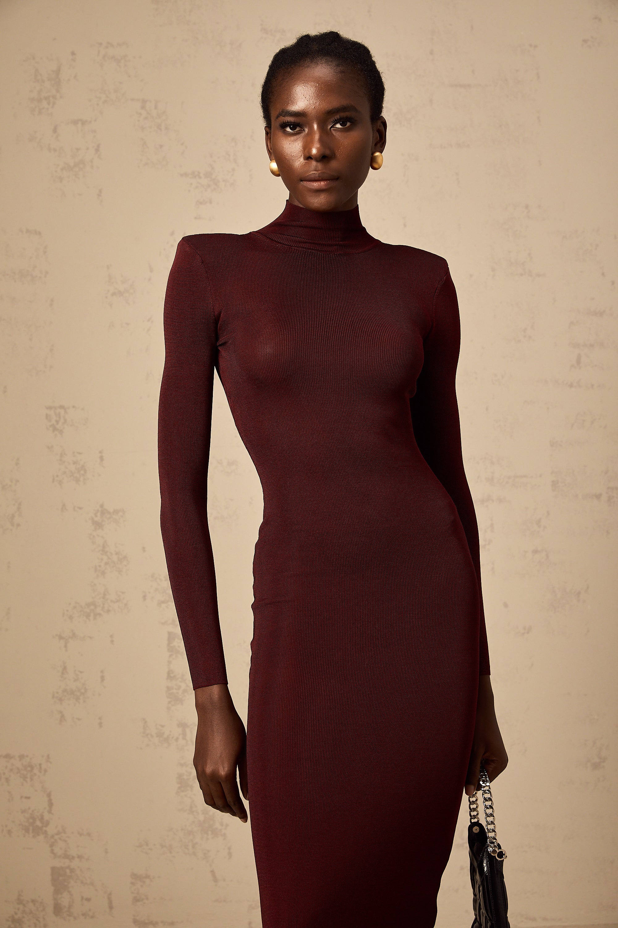 Vestido midi de punto semi-transparente rojo Eléa de Final Sale, diseño ajustado y elegante para ocasiones especiales.