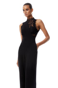 Conjunto de blusa de encaje negro Mélisande y pantalones cortos asimétricos de tirantes de la marca Final Sale.