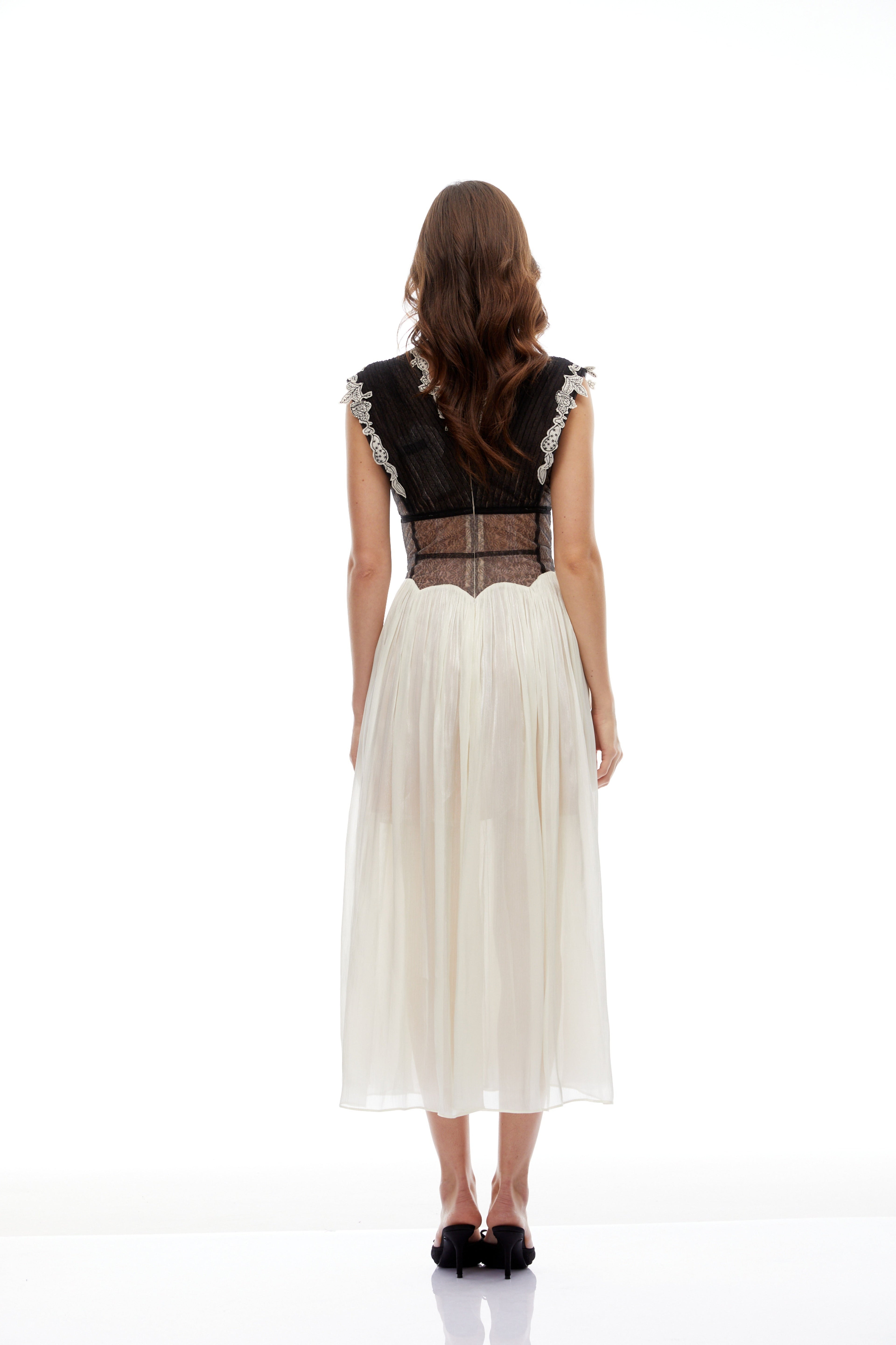 Modesty Color Block Floral Appliqué Midi Dress