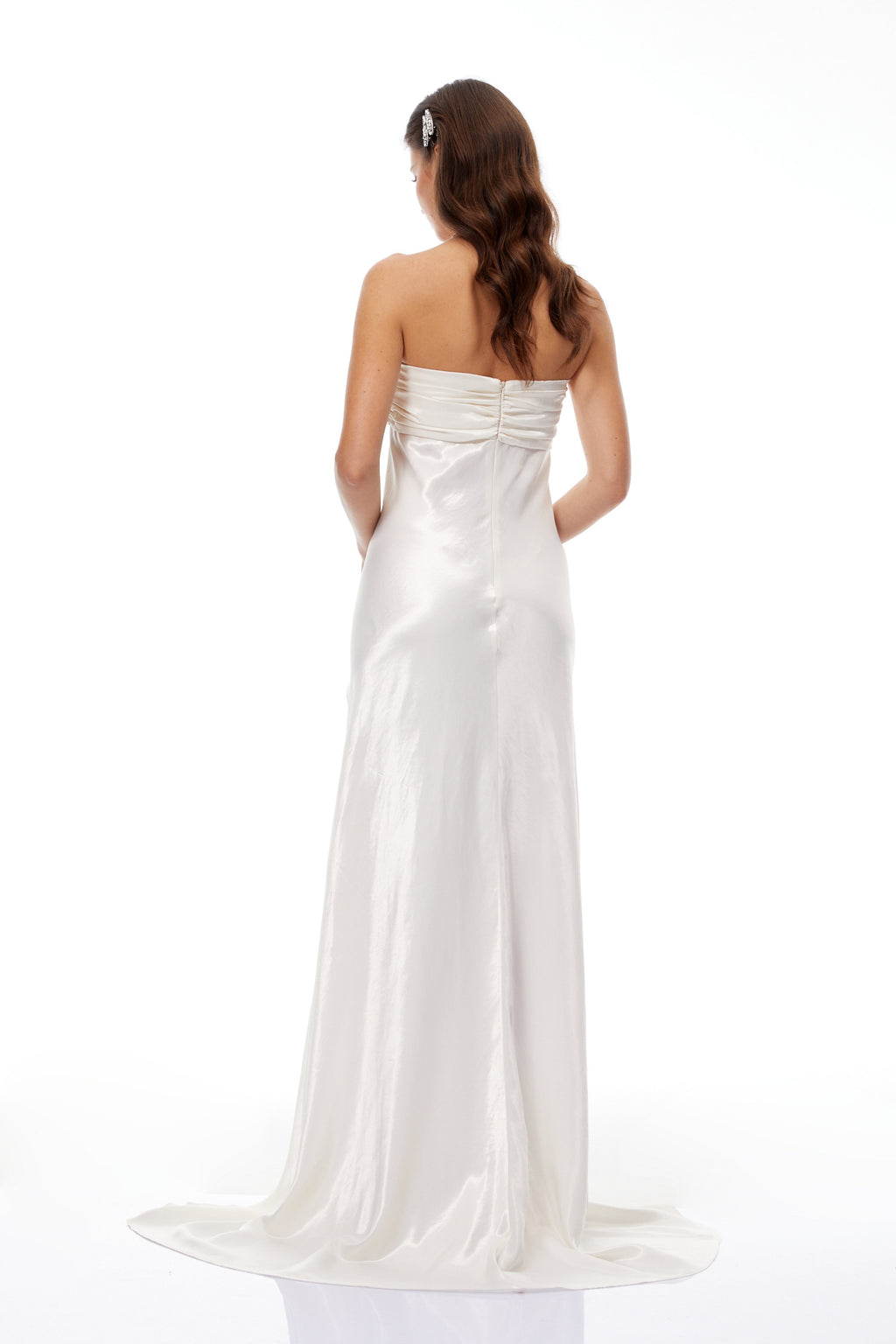 Vestido largo de satén rosa claro sin tirantes con volantes, estilo maxi, de la marca Final Sale, para ocasiones elegantes.