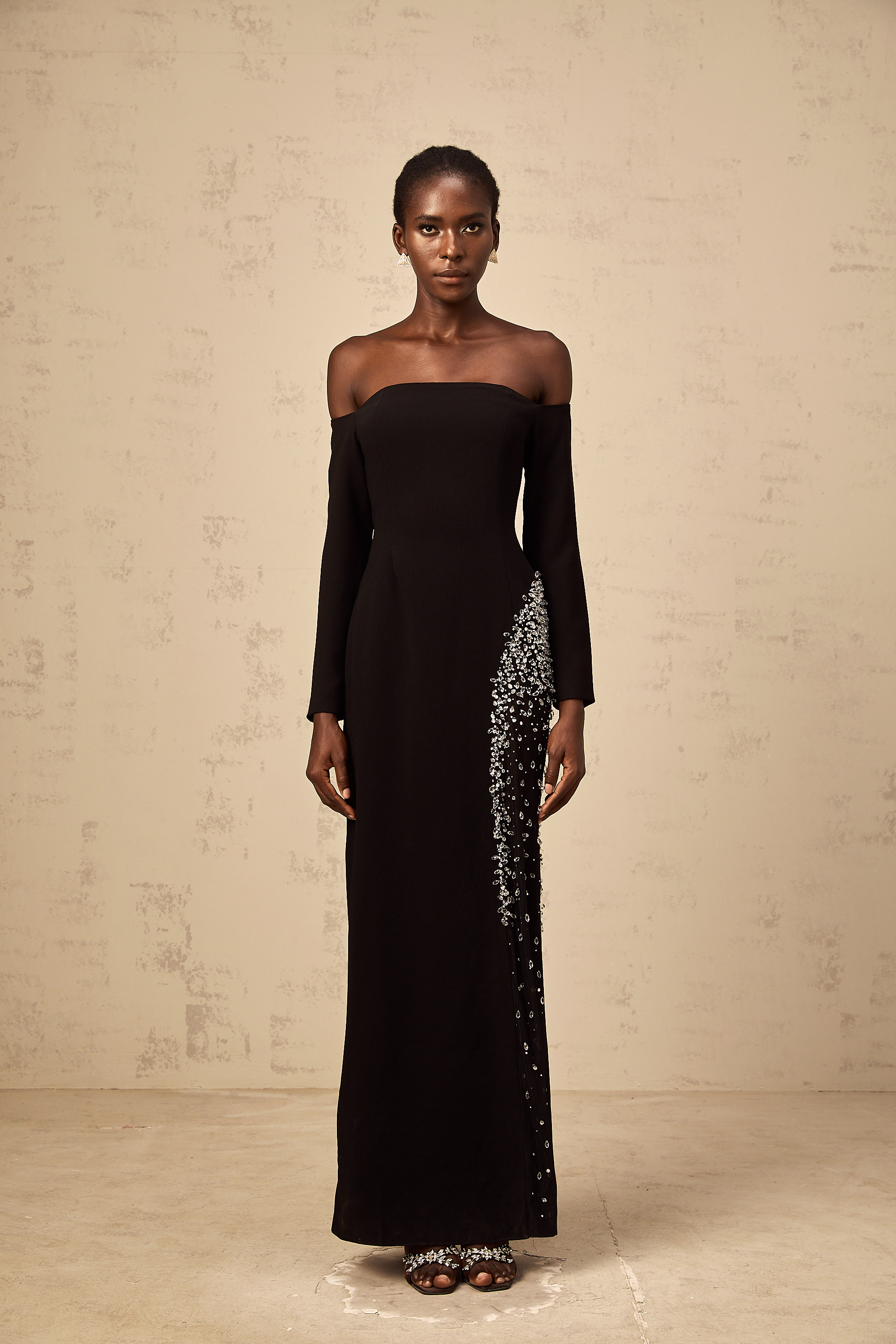 Vestido largo Hyacinthe negro con paneles de malla y adornos, estilo maxi, de la marca Final Sale.