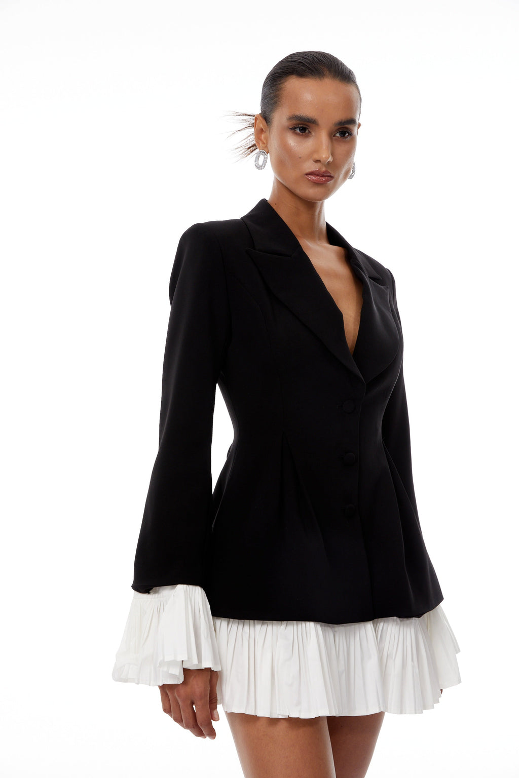 Vestido mini blazer de bloques de color Rébecca de Final Sale, con diseño ajustado y detalles modernos.