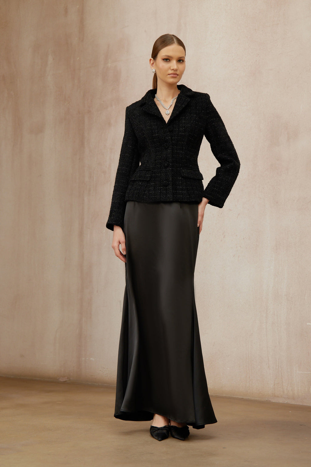 Conjunto de chaqueta de tweed negra Ariadna y falda de satén, conjunto elegante para mujer.