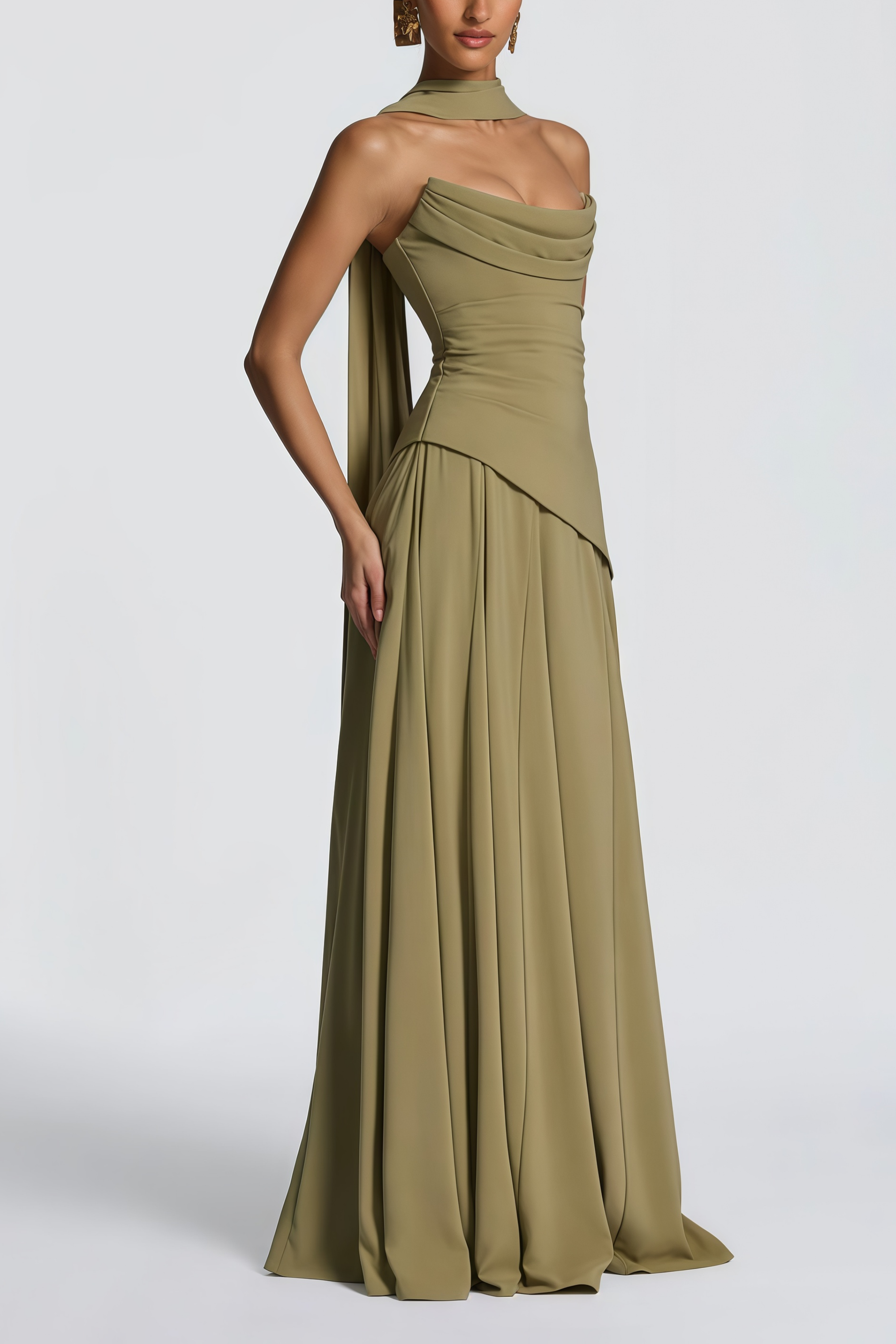 Vestido maxi sin tirantes en color verde con corsé y tela de gasa, diseñado por Final Sale.