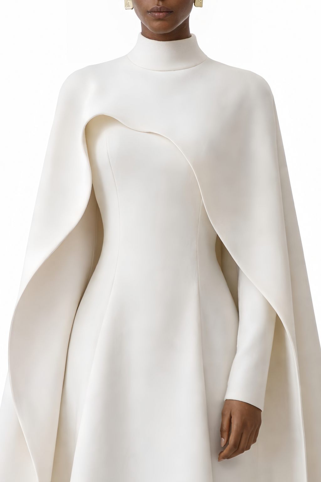 Vestido largo maxi en color blanco Antonina con mangas largas, diseñado por MRNewyork, mostrado en la imagen.