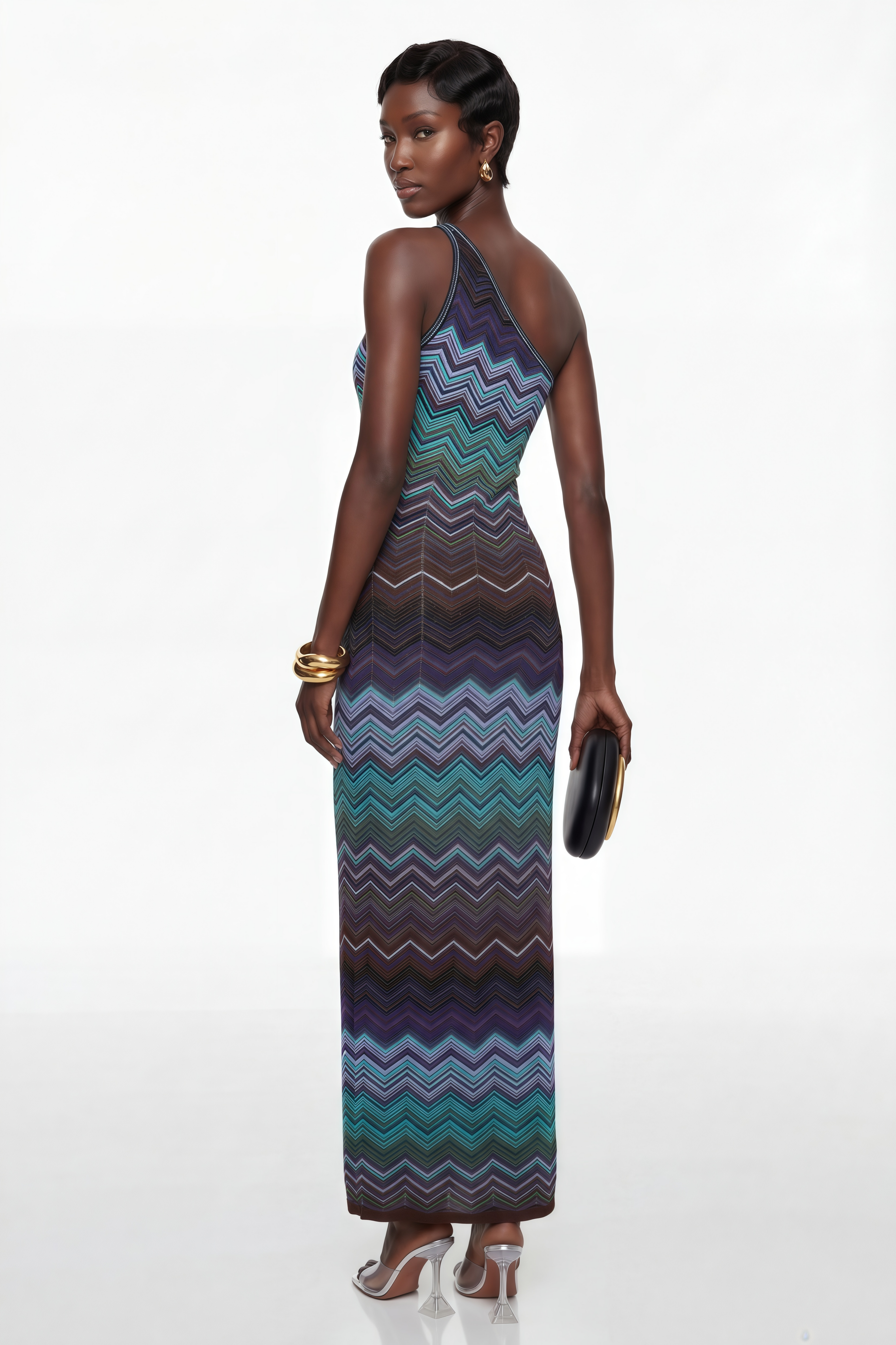 Vestido largo de punto azul Avery de MRMelbourne con patrón en ondas, muestra el diseño de tejido y corte largo del vestido.