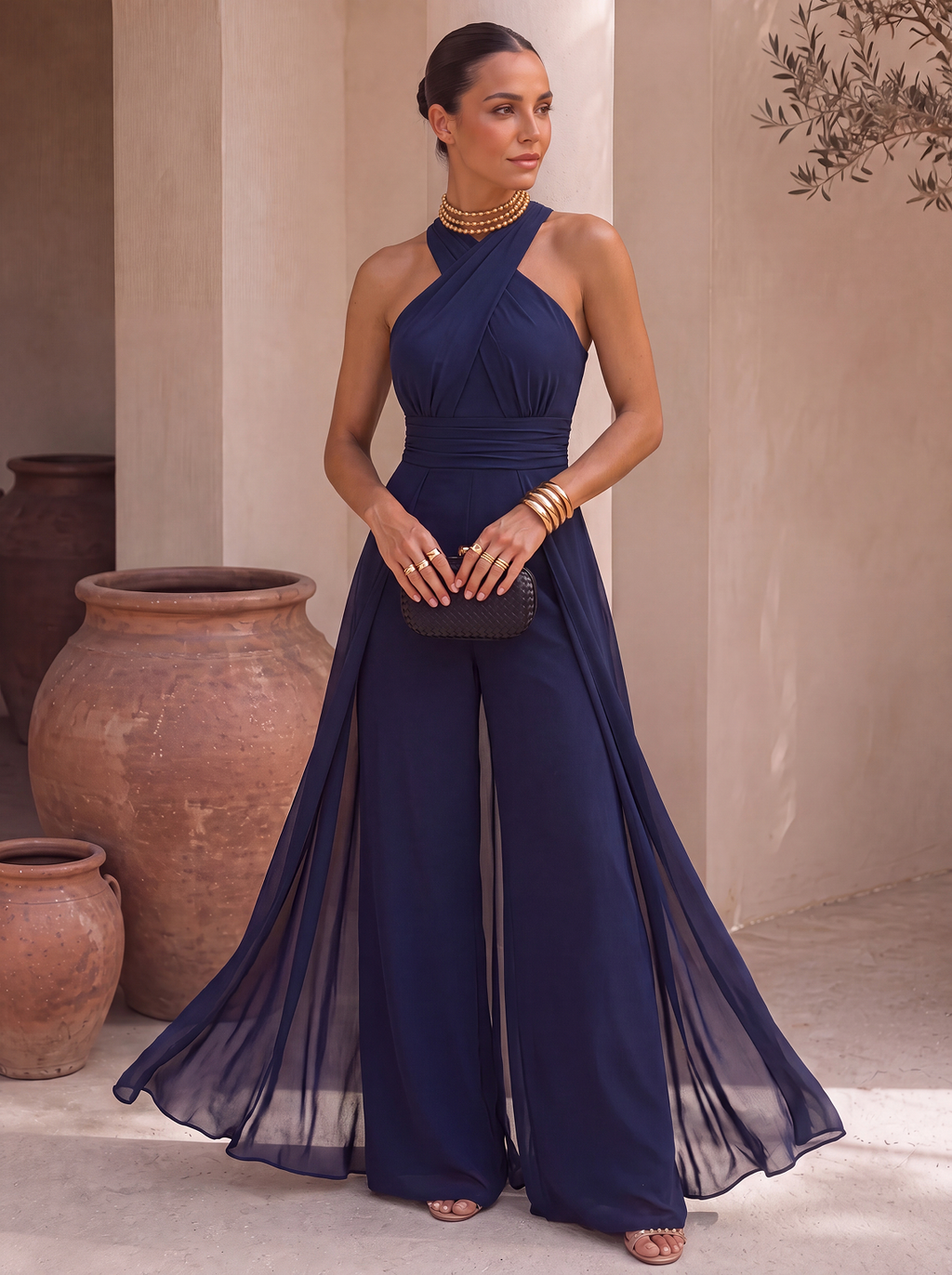 Abito tuta lunga con scollo all'americana e sciarpa in chiffon