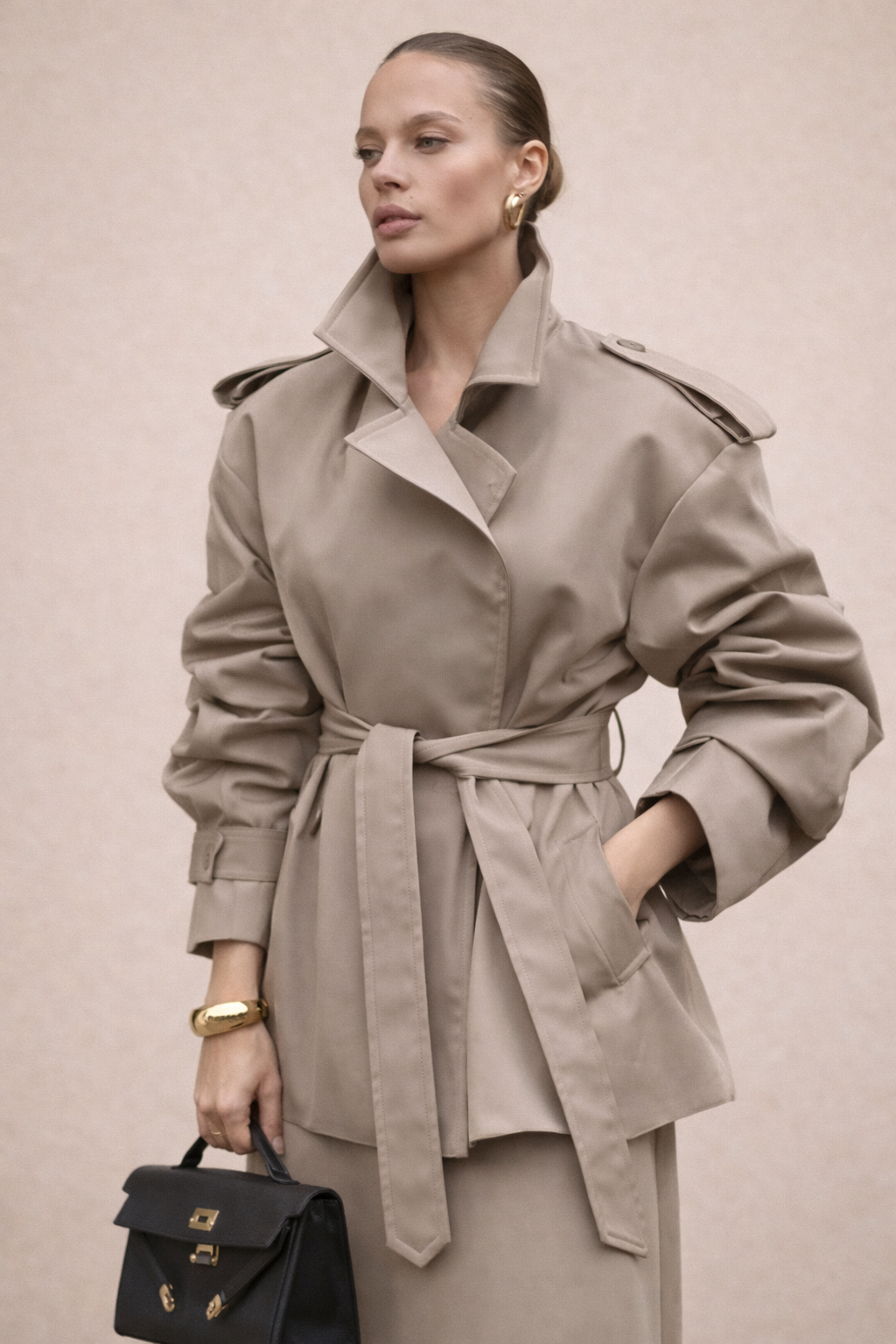 Trench Sculpted – Arena - Angela Puerto