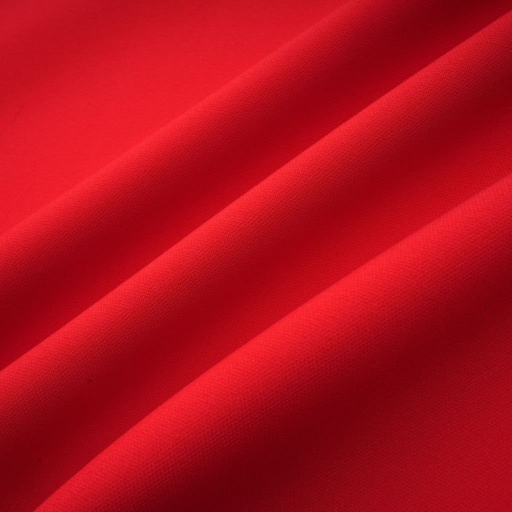 Vestido mini rojo con mangas de pétalos y lazo en el escote, de la marca Final Sale, en vista frontal sobre fondo neutro.