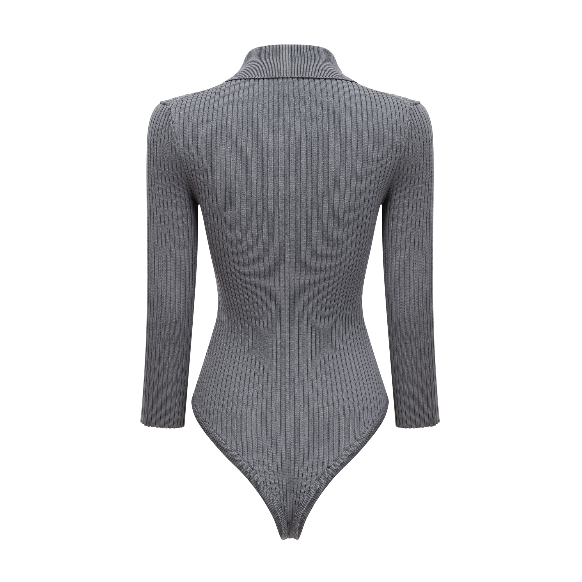Conjunto de ropa de punto gris ribbed con body y pantalones de la marca Final Sale, visible en la imagen.