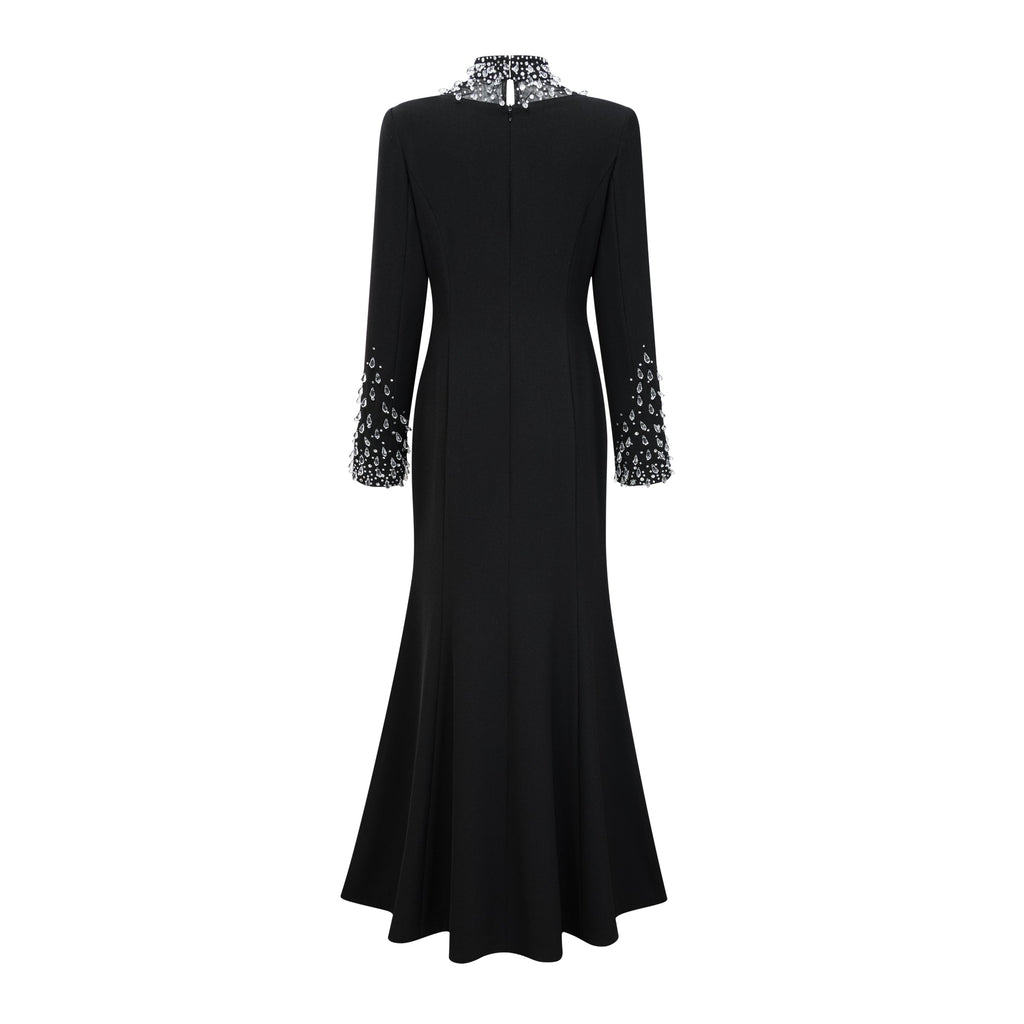 Vestido de noche maxi negro de novia con adornos y vuelo amplio, de la línea Bridal, en la imagen DSC00833.jpg.