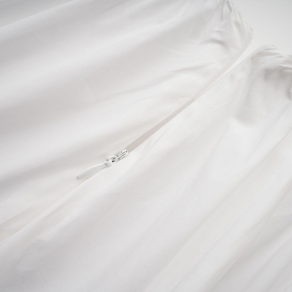 Conjunto de blusa y falda blanca Caterina Bridal con fruncido, vista frontal, para eventos elegantes y moda nupcial.