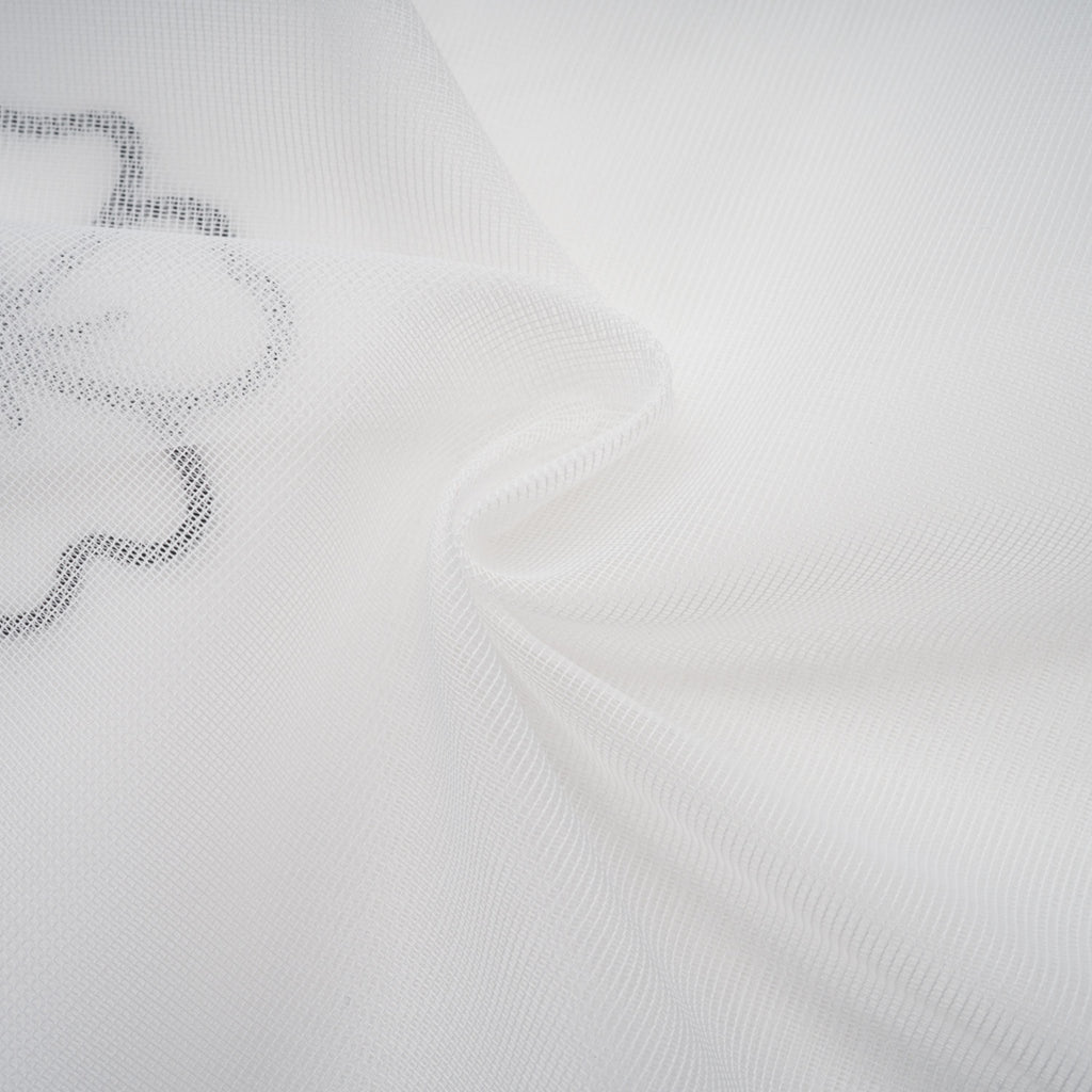 Vestido midi de tul blanco con apliques florales de Bridal, diseño elegante y delicado para ocasiones especiales.