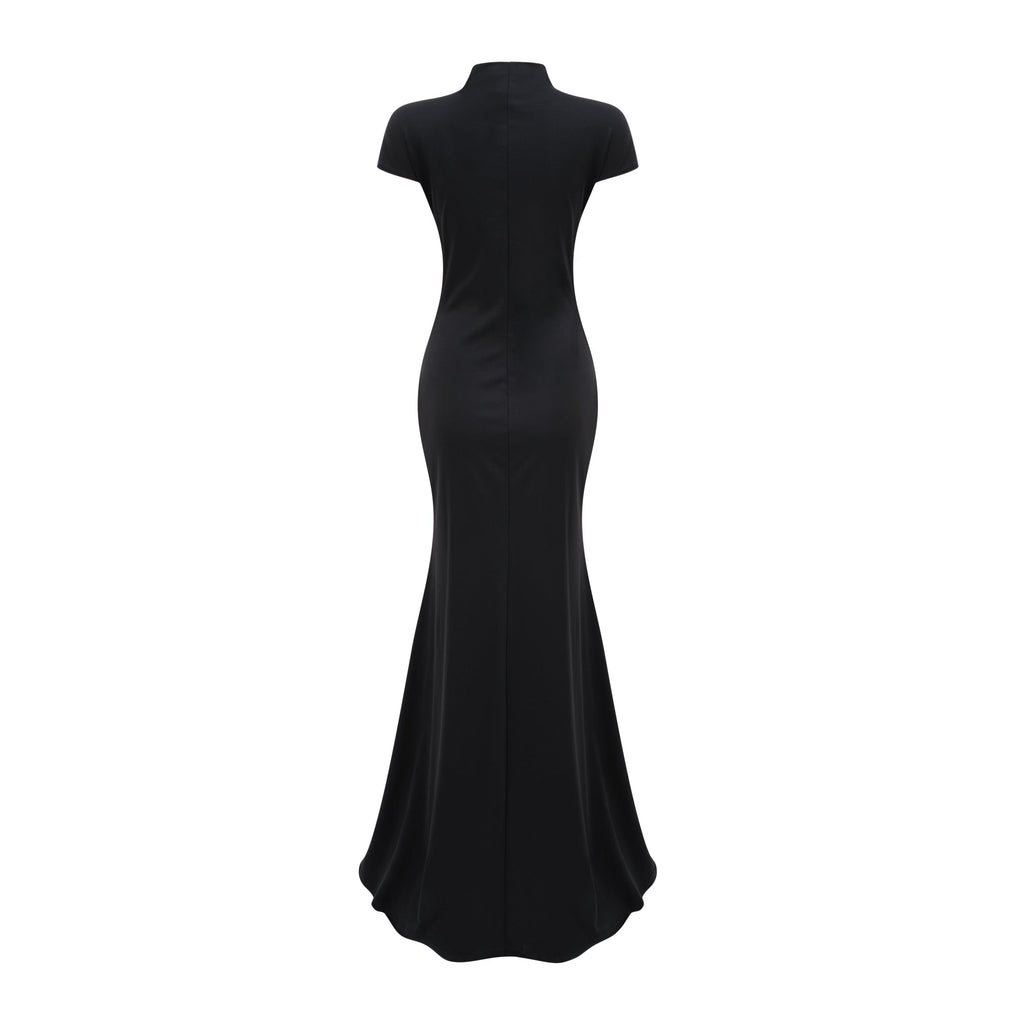 Vestido maxi negro Andrea Bridal con escote en forma de ojo de cerradura y abertura en la pierna alta, elegante y sofisticado.