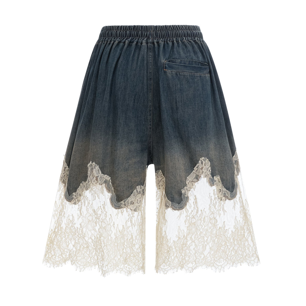 Conjunto de mezclilla con detalles de encaje Sylvie, top y shorts a juego, en color azul, en vista frontal.