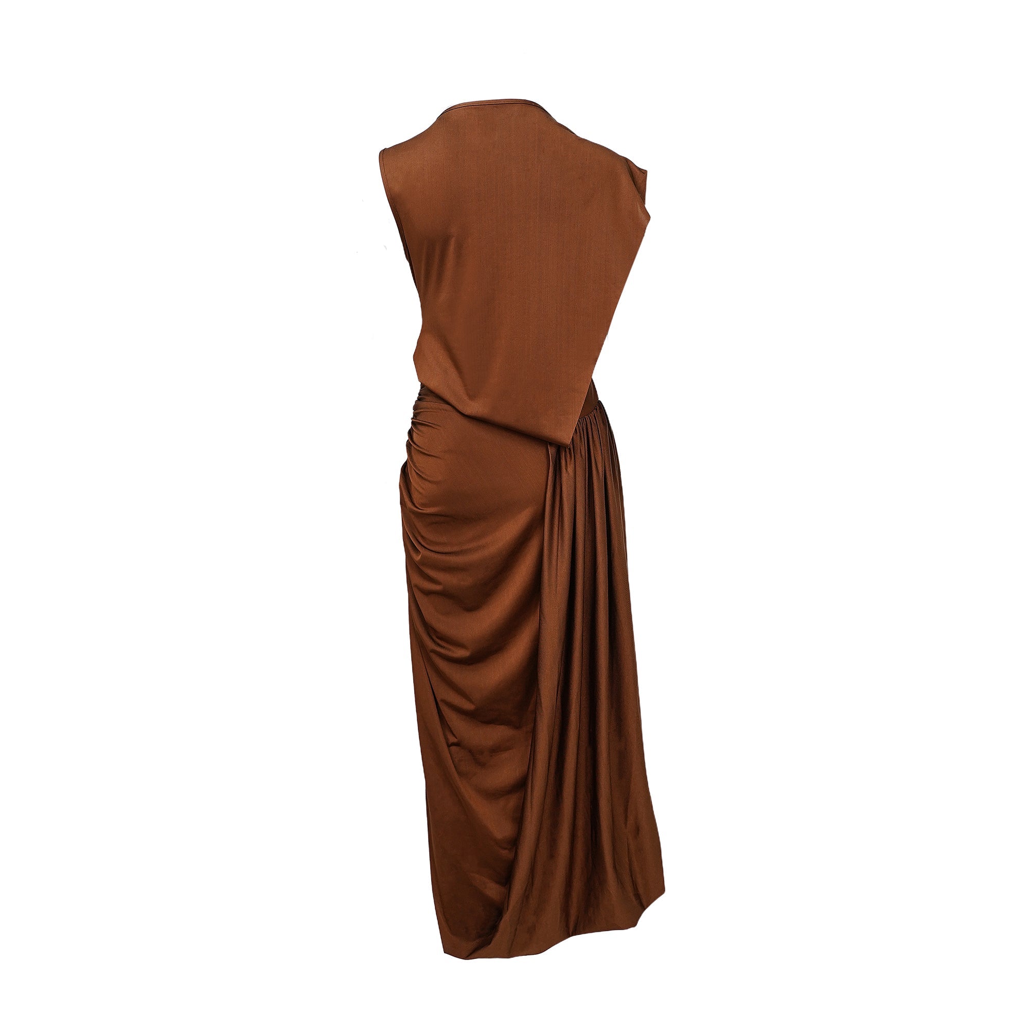 Vestido maxi asimétrico Reine Brown de Final Sale, con detalles drapeados y ajuste ajustado en la parte superior, vista frontal.