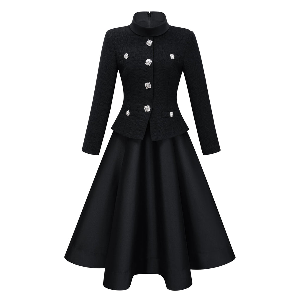 Vestido midi negro con cuello alto y tweed de la marca Bridal, diseñado por Lorelei.