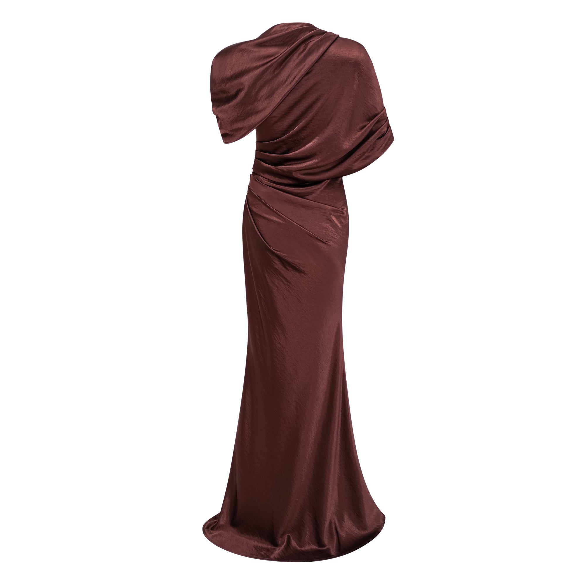 Vestido maxi de satén marrón asimétrico y con fruncido de Bridal, diseño elegante y moderno sobre fondo neutro.