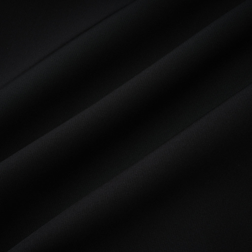 Vestido maxi negro de encaje con paneles de la marca Bridal, elegante y sofisticado para ocasiones especiales.