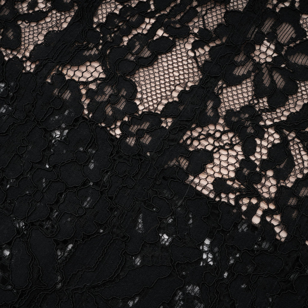 Vestido maxi de novia de encaje floral negro con corset Giorgia, elegante y sofisticado, con detalles delicados en la parte superior.