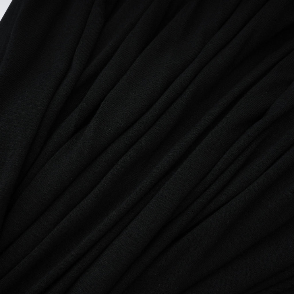 Mono largo negro con escote en V profundo y drapeado, diseño elegante de la marca Bridal, en color negro y estilo sofisticado.