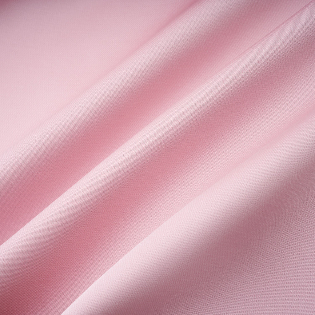 Conjunto de top capa rosa y falda de tul de la marca Bridal, con detalles elegantes para ocasiones especiales.