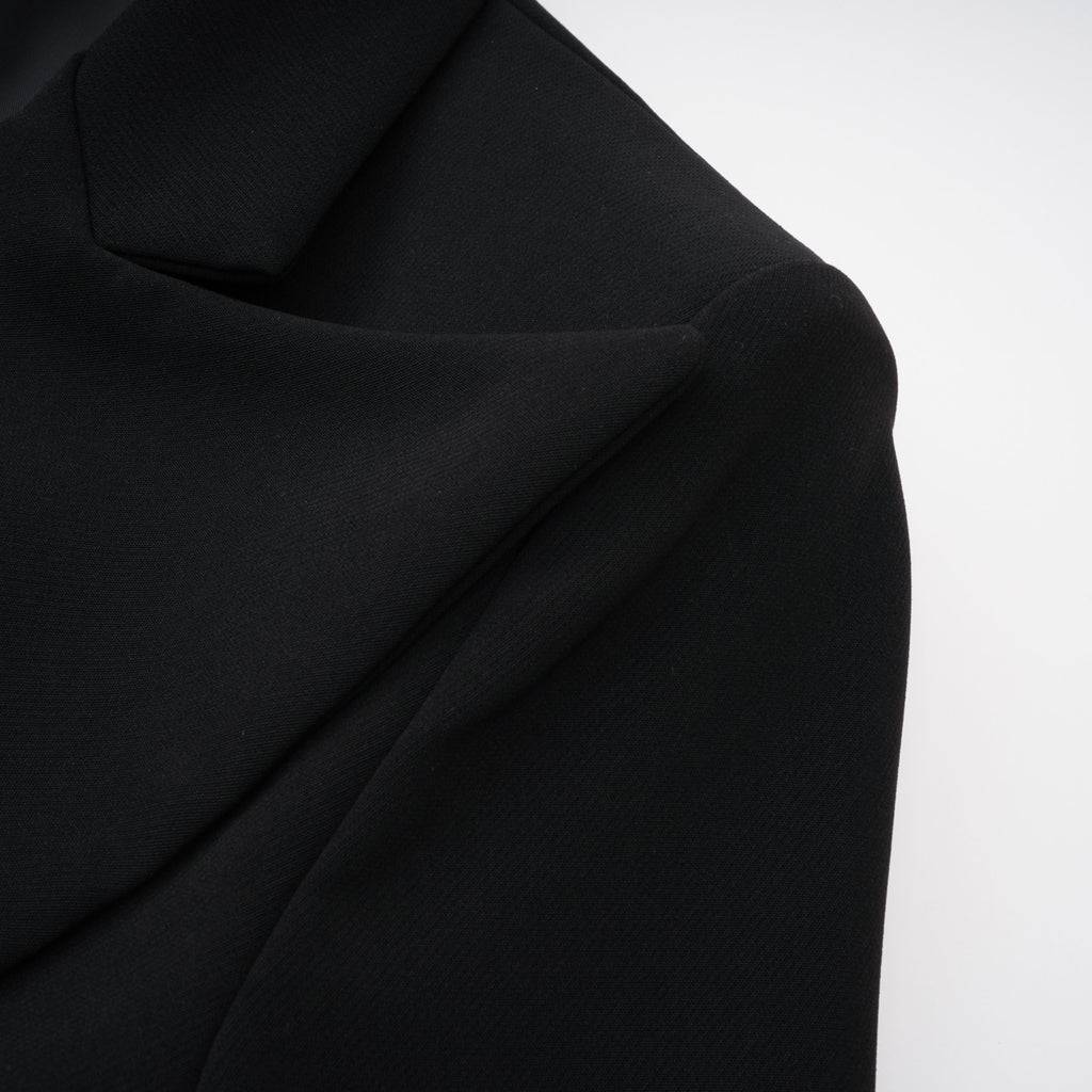 Blazer negro con paneles de encaje floral Verena Bridal, elegante y sofisticado para ocasiones especiales.