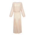Vestido maxi amarillo de novia con mangas farol y pliegues, estilo elegante y fluido, perfecto para bodas y eventos formales.