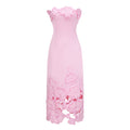 Vestido maxi sin tirantes rosa con bordado floral de la marca Bridal, elegante y amplio, diseñado para ocasiones especiales.