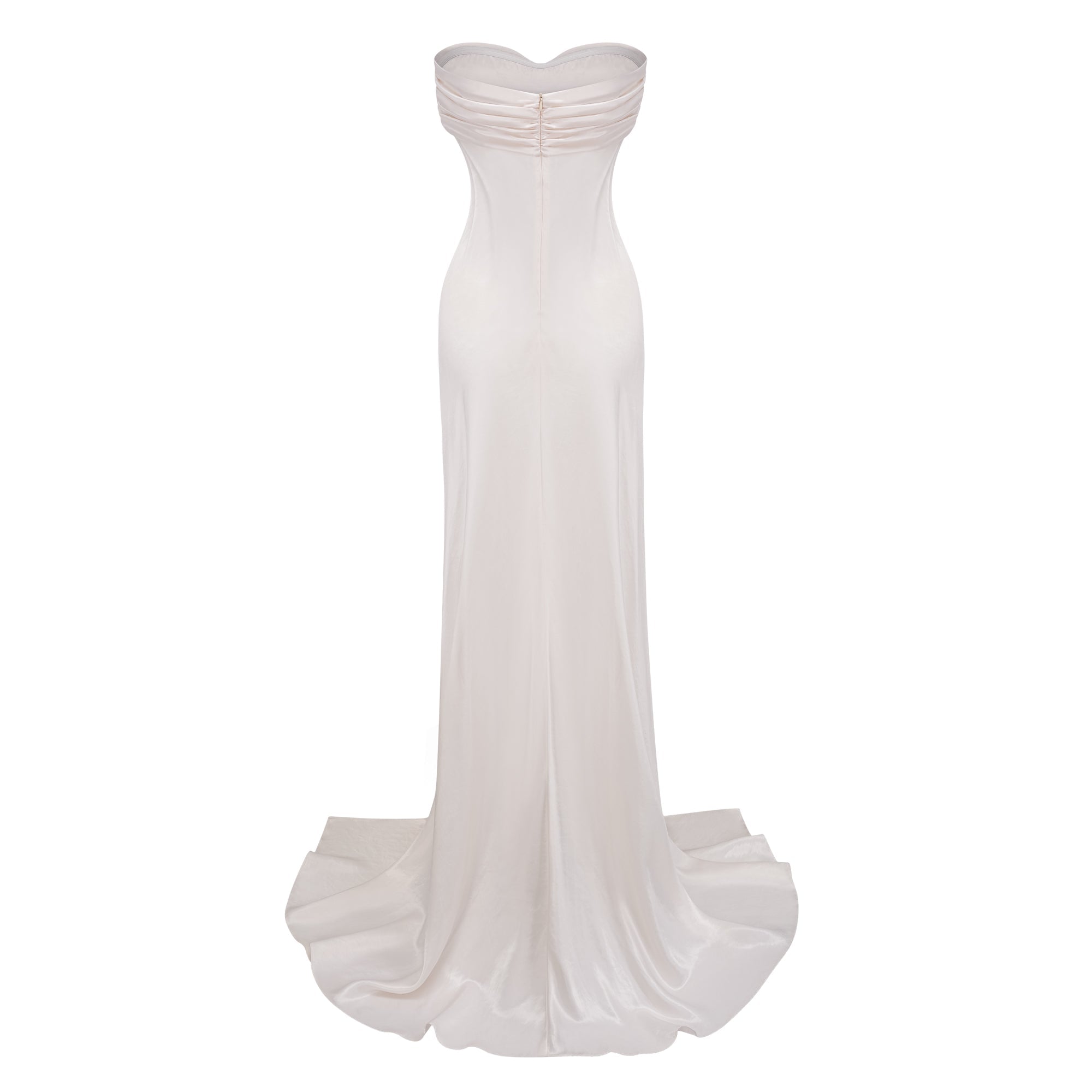 Vestido largo de satén beige sin tirantes con volantes, estilo maxi de la marca Bridal, con detalles elegantes y suaves pliegues.