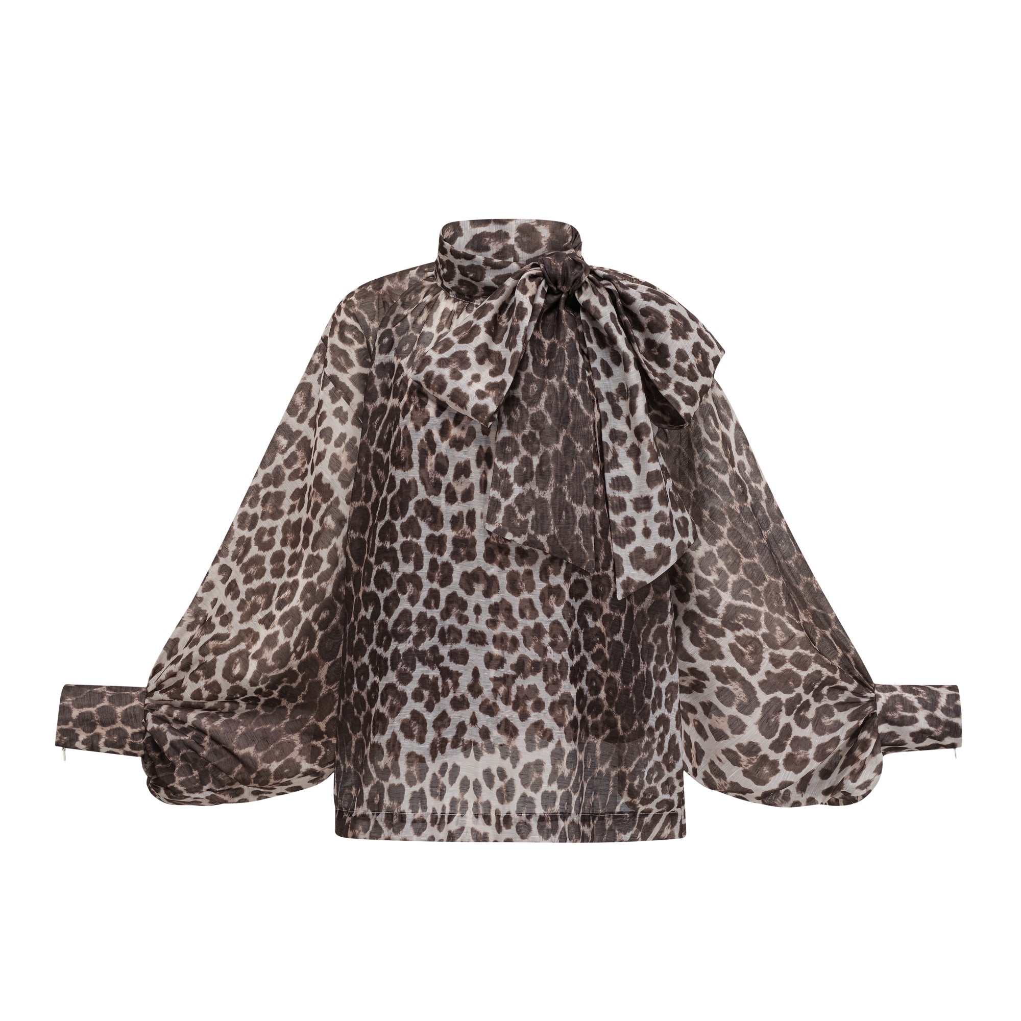 Blusa oversize con mangas largas de estampado leopardo de la marca Final Sale, mostrando el diseño y tela.