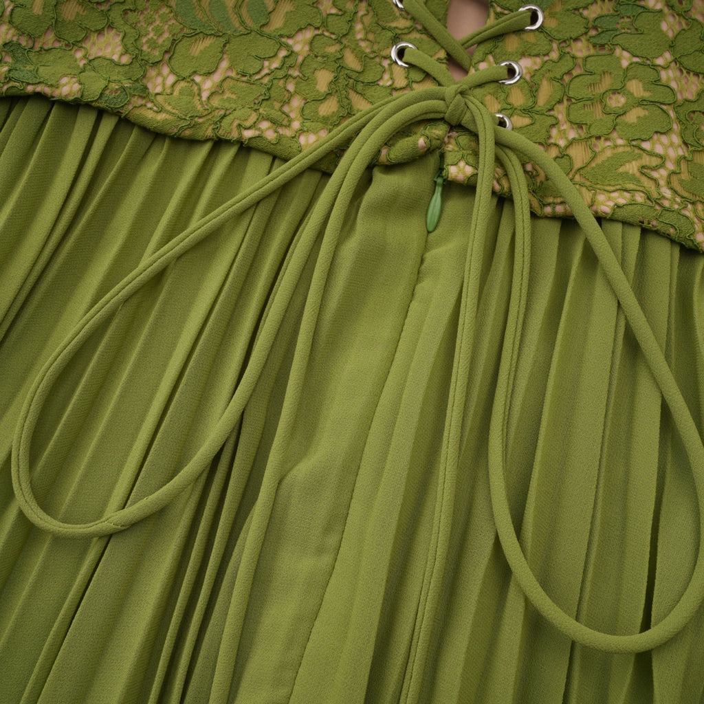 Vestido de noche corsé Ronja Emerald de MRParis, en color verde esmeralda con detalles elegantes y diseño ajustado.