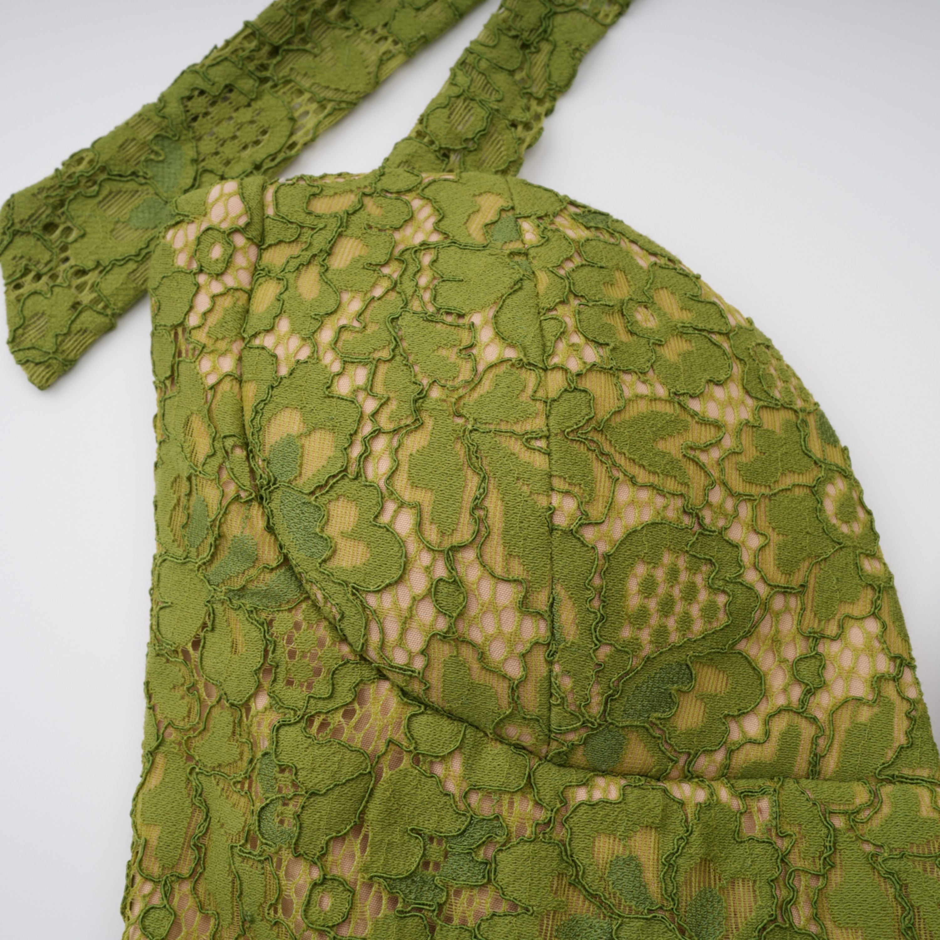 Vestido de noche Ronja Emerald Corset de MRParis, vestido largo con corsé verde esmeralda y detalles elegantes.