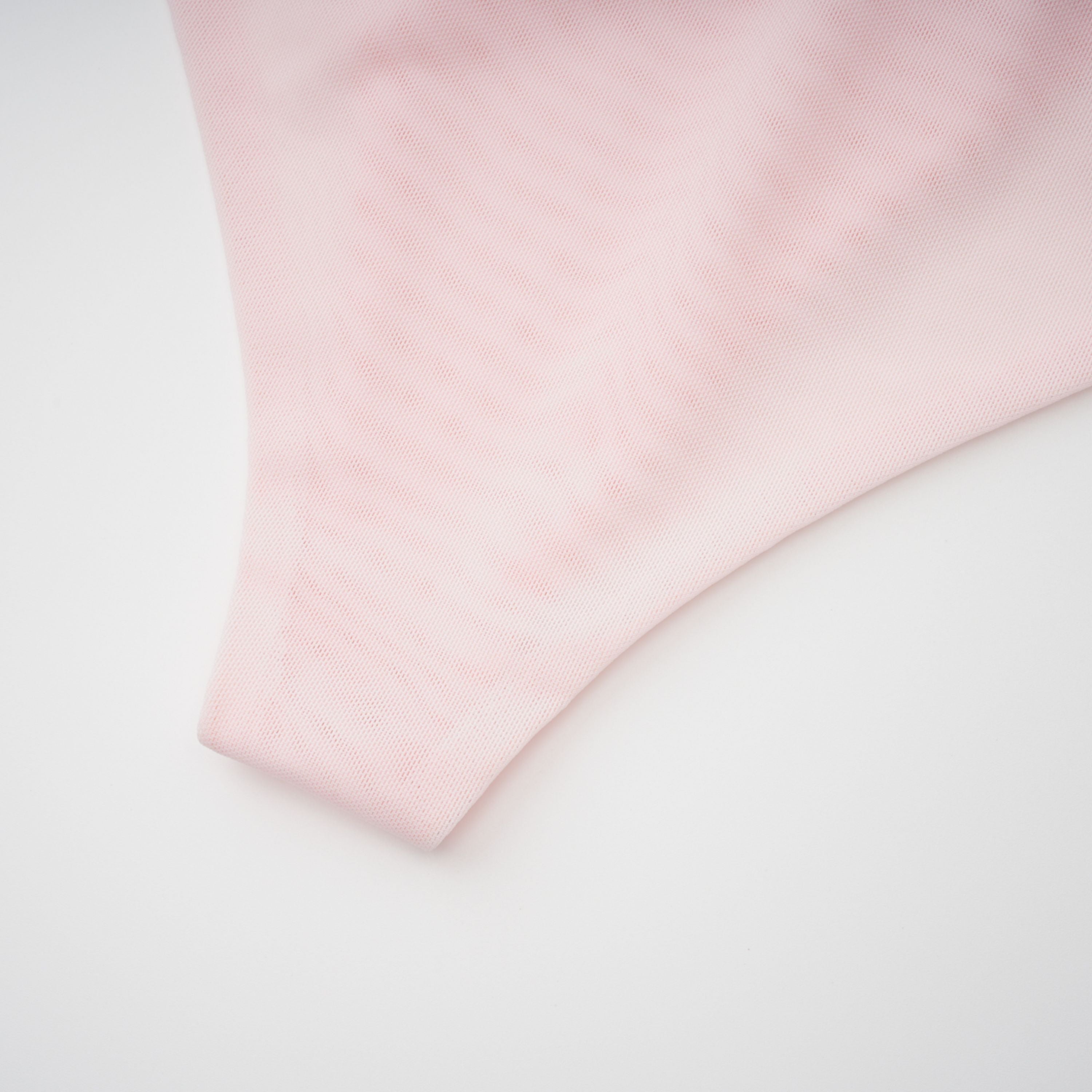 Conjunto de ropa de novia: corsé rosa Teodora y falda de satén, estilizado y elegante, en vista frontal.