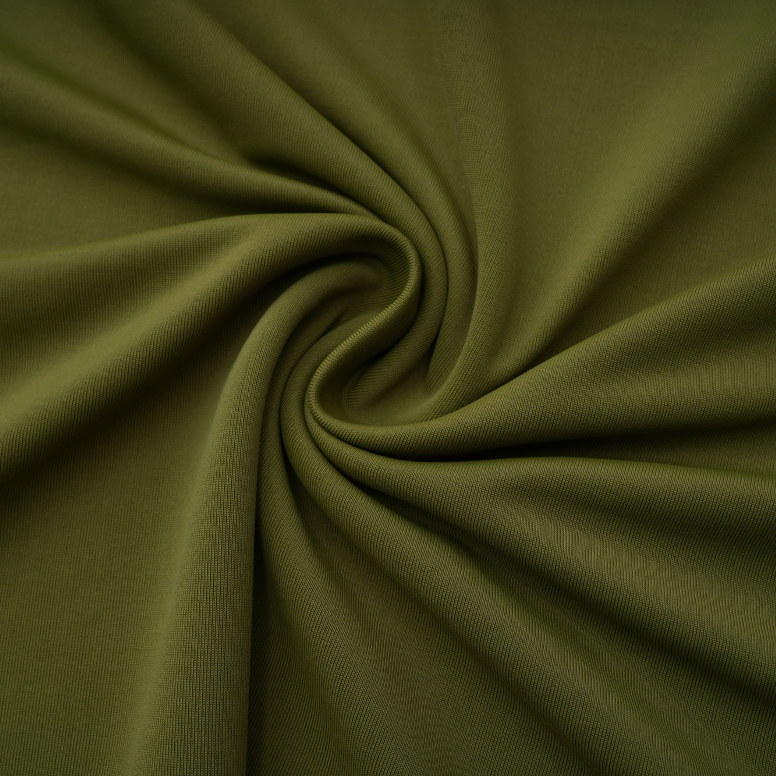 Vestido maxi asimétrico Bridal Emilia en color verde con lazo drapeado y diseño elegante, vista frontal del vestido en color verde.