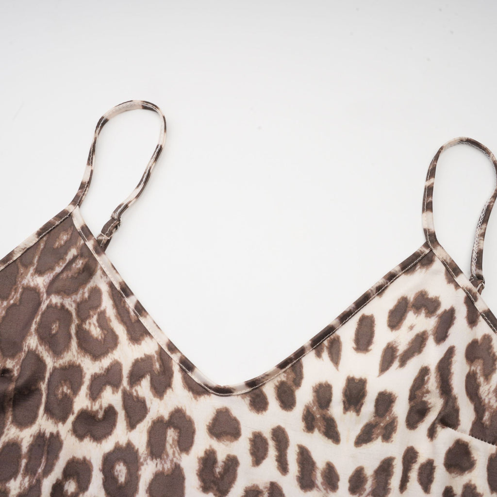 Blusa de manga extra grande con estampado de leopardo de la marca Final Sale, estilo oversize y ajuste cómodo.