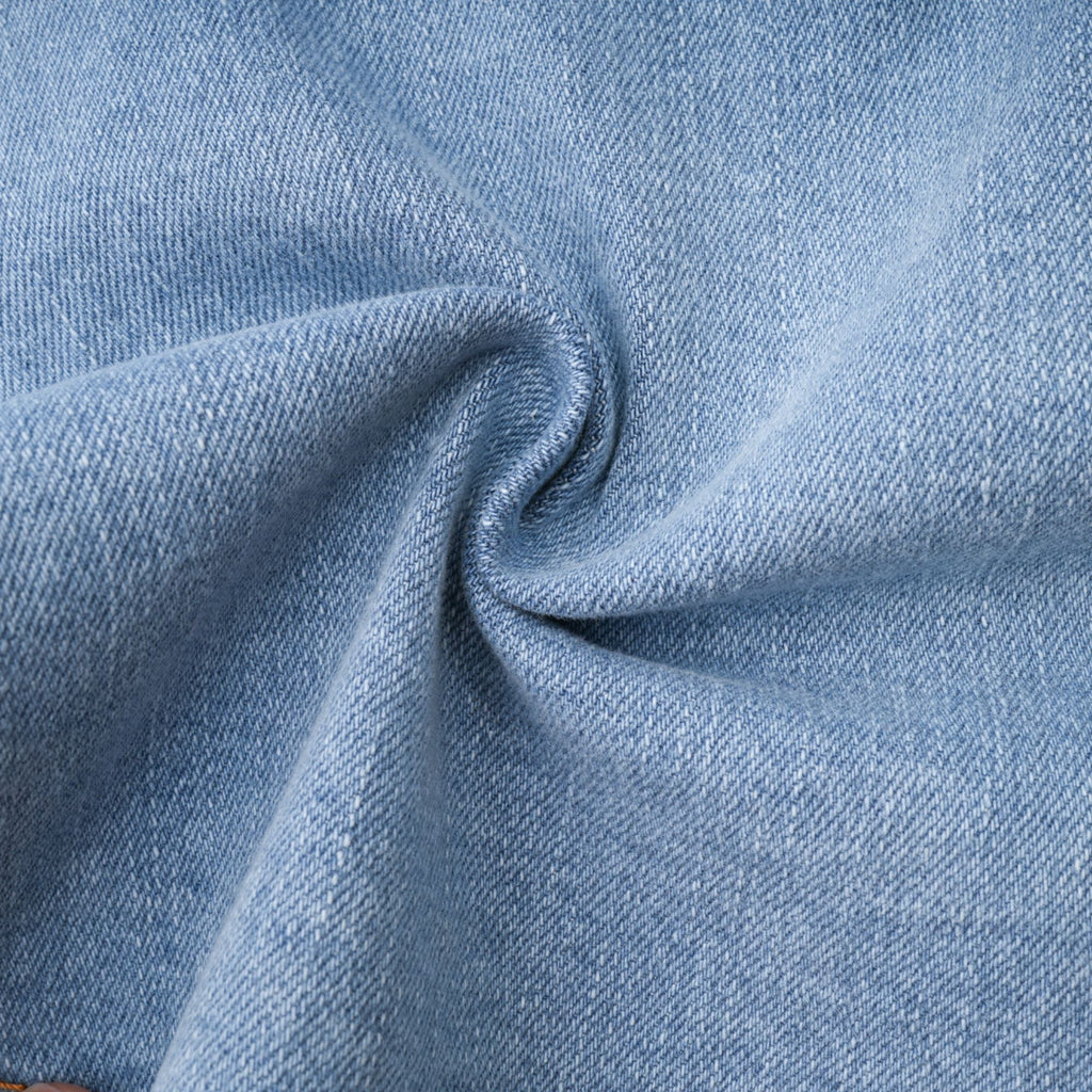 Falda de mezclilla Capucine con dobladillo acampanado de la marca Final Sale, vista frontal en color azul.