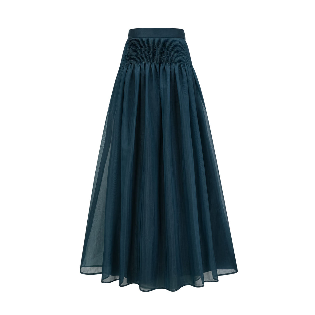 Conjunto de blusa y falda en verde oscuro con lazo en el cuello, de la marca Final Sale, en la imagen.